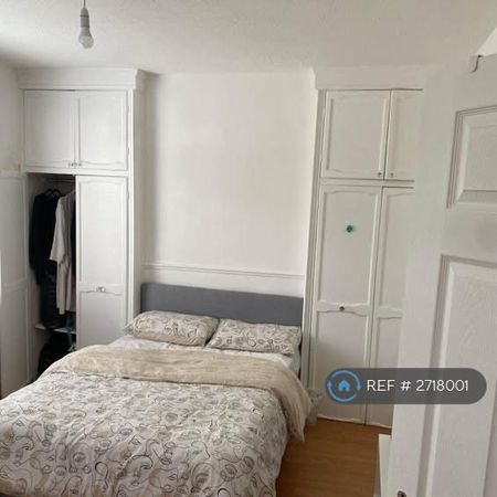 4 bedroom terraced house to rent - Photo 3