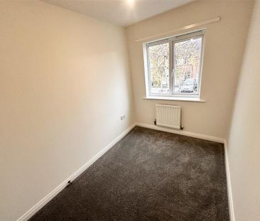 3 bedroom end of terrace house to rent - Photo 4