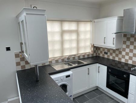 Hurst Grove, Bedford - Photo 4