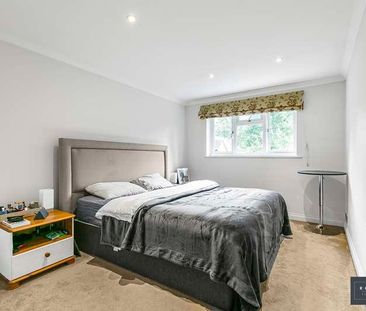 Alexandra Close, Walton-on-thames, Surrey, KT12 - Photo 5