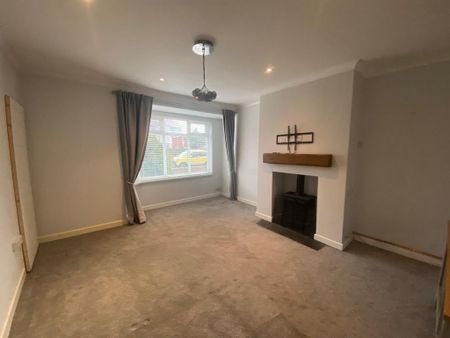 4 bedroom semi-detached house to rent - Photo 2