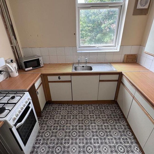 1 bedroom in a house share to rent - Photo 1