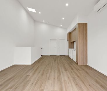 Spacious 2-Bedroom Unit in Prime Reservoir Location - Photo 3