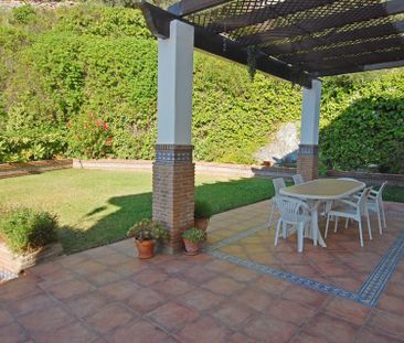 Chalet individual en urbanización de Alhaurín de la Torre – alh27jv - Photo 3