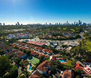 Freshly Renovated Villa in Resort-Style Complex - Photo 3