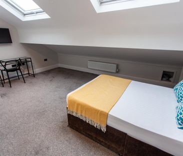 6 bedroom terraced house to rent - Photo 1