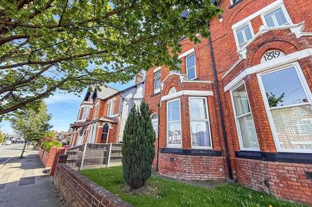 Church Road, Urmston, Manchester, M41 - Photo 3
