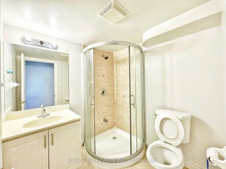 Detached Home For Lease | N9234064 - Photo 2