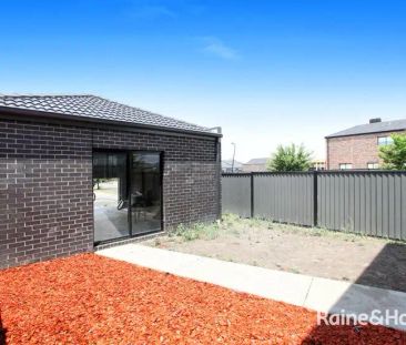 104 Newbury Blvd, Craigieburn VIC 3064 - Photo 6