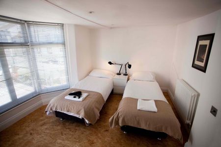 3 bedroom maisonette to rent - Photo 4