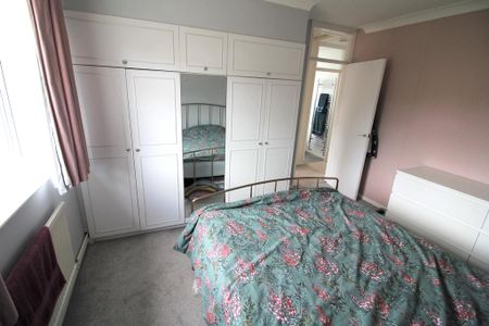 2 bedroom semi-detached bungalow to rent - Photo 4