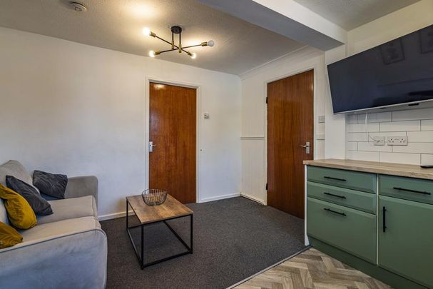 2 bedroom flat to rent - Photo 1