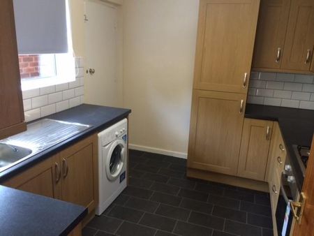 2 bedroom maisonette to rent - Photo 3