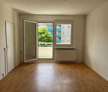 Mit Aufzug! Gut geschnittene 2-Zimmer-Wohnung mit Balkon - Photo 2