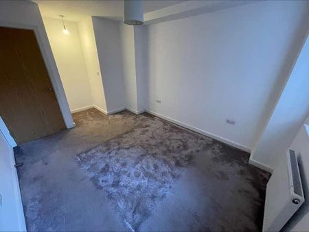 Bedroom - Central Luton - Juliette Balcony - Unfurnished, LU2 - Photo 2