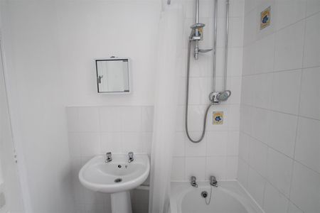 The Lawns, Hemel Hempstead, HP1 2TF, Herts - Photo 3