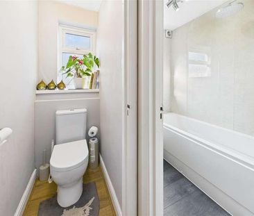 Gladsmuir Close, Walton-on-thames, KT12 - Photo 2