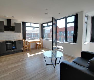 2 bedroom penthouse to rent - Photo 1