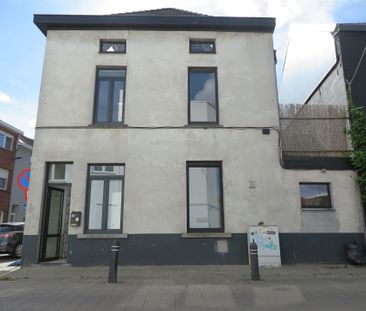 lichtrijk huis met 2 kamers en terras - Photo 2