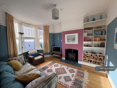3 bedroom terraced house to rent - Photo 3