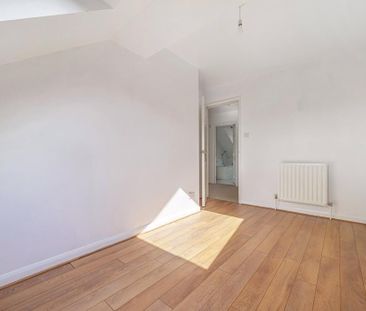 4 bedroom detached house to rent - Photo 4