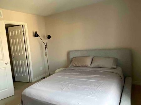 For Lease - 102 Paseo Private, South of Baseline to Knoxdale, Ontario - Photo 5