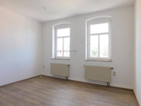 Großzügige Dachgeschossperle mit 3 Zimmern & Einbauküche! - Photo 2