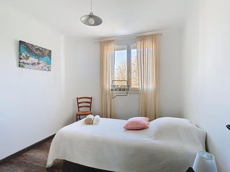 Location Appartement 4 pièces Meublé 76m² MARSEILLE 8ème - Photo 3