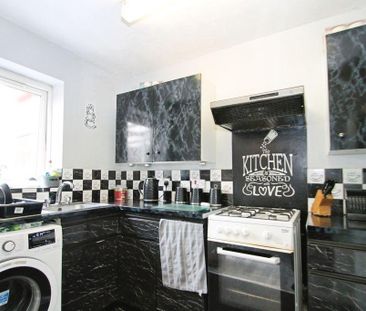 2 bedroom terraced house to rent - Photo 6