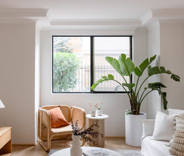 Courtyard apartment in resort-style ‘Somerset Mews’ - Photo 2