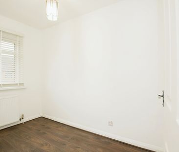 Foster Drive, Penylan, Cardiff, CF23 - Photo 1