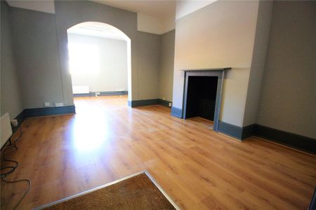 Property to rent - Photo 2