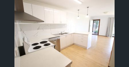 2 bedroom flat - Photo 3