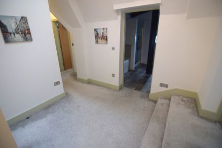 To Let 3 Bed Apartment - Photo 3