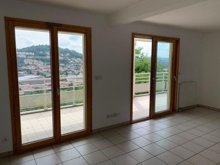 Très bel F3 récent 60m2 avec TERRASSE, GARAGE et PARKING - Photo 2