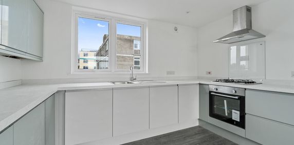 Astor Drive, PLYMOUTH - Photo 2