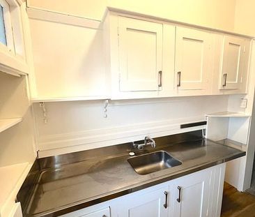 Recently renovated One Bedroom Unit - Photo 4