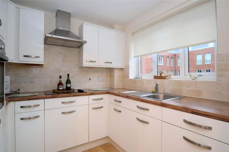 Park Lane, Camberley, Surrey, GU15 - Photo 3