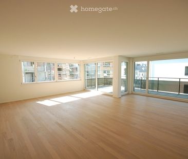 Grosszügige, helle 4 1/2-Zimmer Wohnung im Hochschulquartier - Photo 1