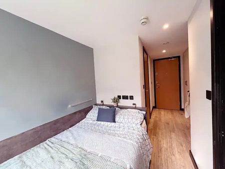 2 Bed Apartment - Photo 4