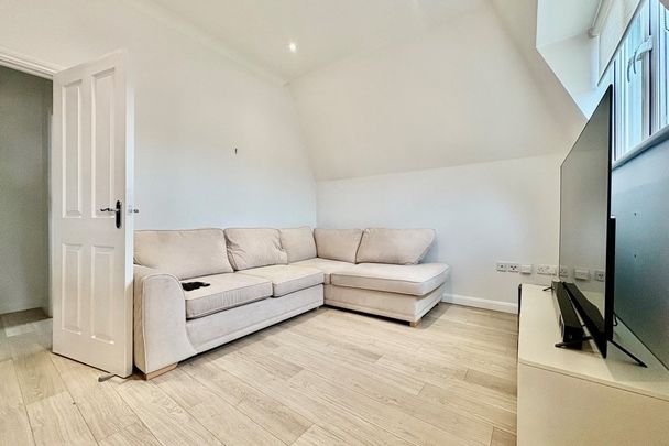 Taverners Way, HODDESDON - Photo 1