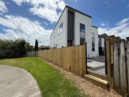 Brand New 3 Bed at Burswood - Fully Furnished - Photo 4