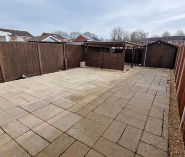 2 bed bungalow to rent in Burchs Close, Taunton - Photo 2