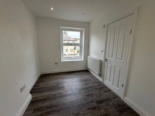 Wellington Lane, Farnham, Surrey, GU9 - Photo 1