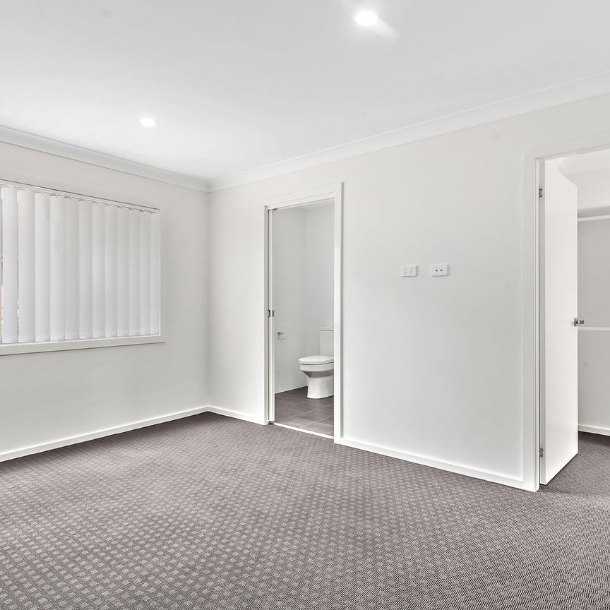 Large Townhouse - Photo 1