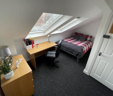 1 bedroom in a house share to rent - Photo 4