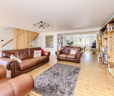 4 bedroom detached house to rent - Photo 1