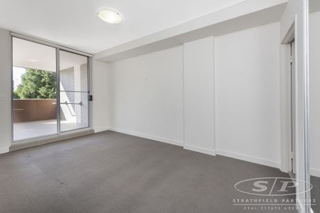 Luxury Two Bedroom Apartment - Photo 5