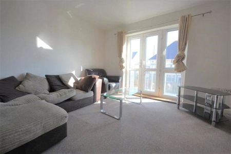 2 Bedroom Flat / Apartment - Hawkeswood Road, Southampton - Photo 4