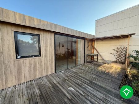 Gelijkvloerse woning met 3 slaapkamers, dubbele garage en tuin - Photo 2